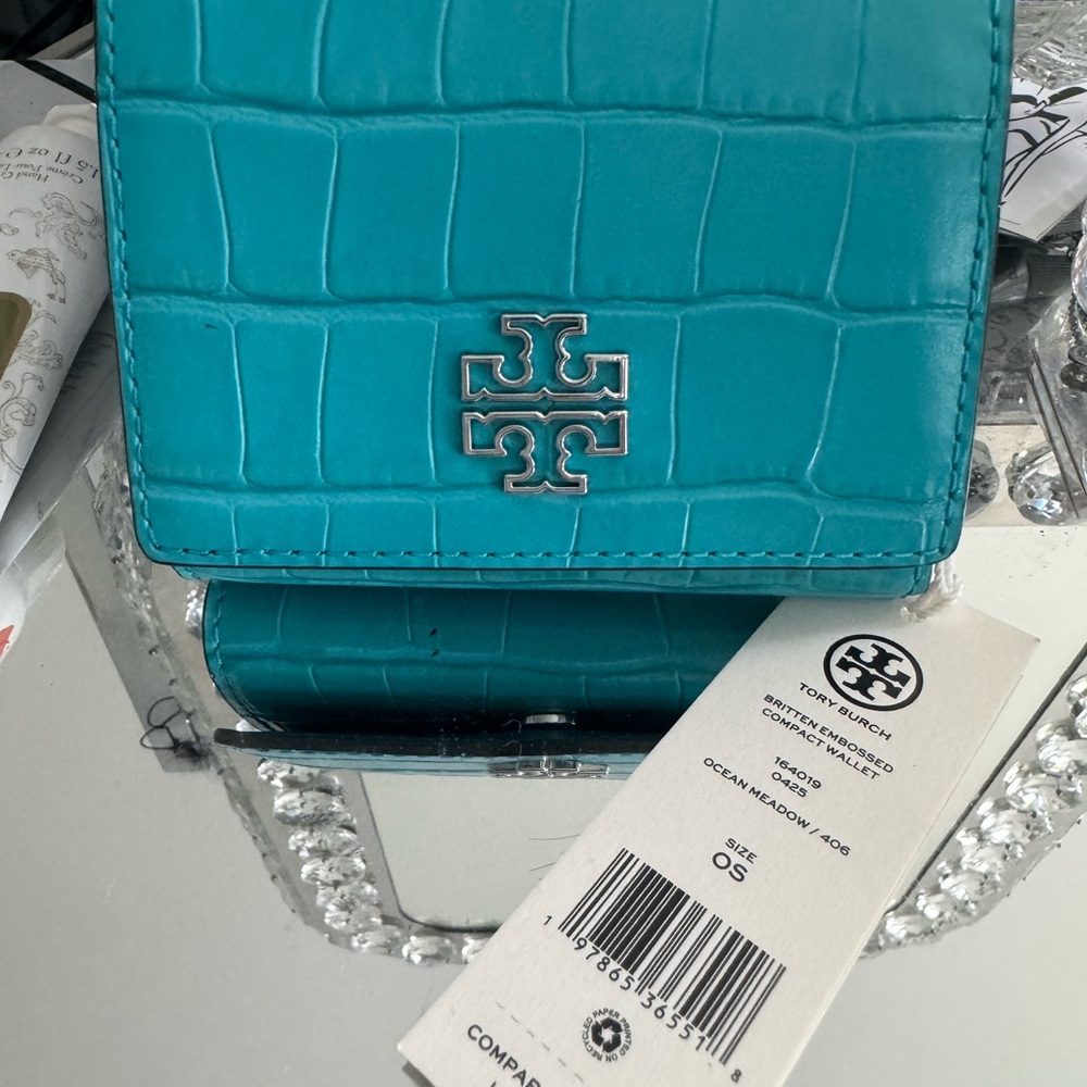 Tory Burch Blue Wallet Luxurious Textured Finish